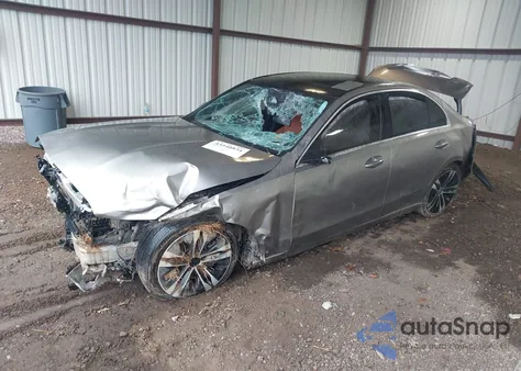 2022 Mercedes-Benz C 300 4Matic z USA, uszkodzony, nr VIN W1KAF4HB6NR044531